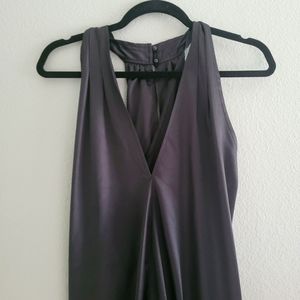 NWOT V NECK STRAIGHT DRESS WITHOUT SLEEVES BLACK SIZE S